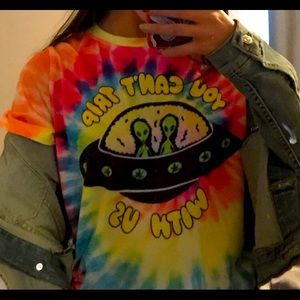 Alien print crop tee